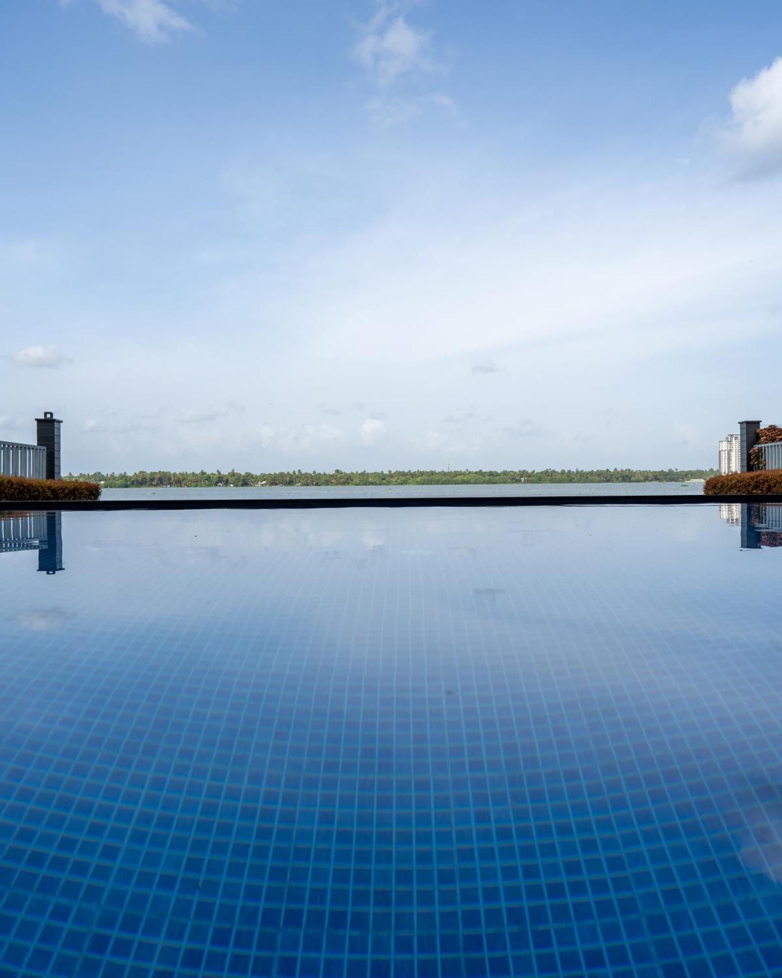 Kent Baywatch Suites Kochi المظهر الخارجي الصورة